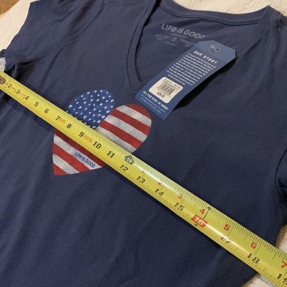 Life is good crusher watercolor flag T-shirt. Small - Picture 7 of 9